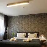 Center With Parking Apartment