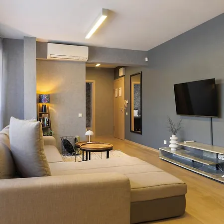 Center With Parking Apartman