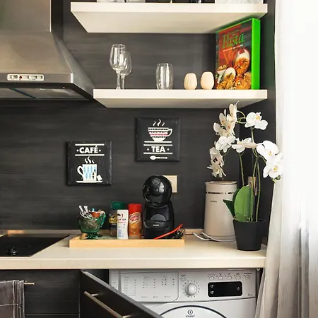 Center With Parking Apartman