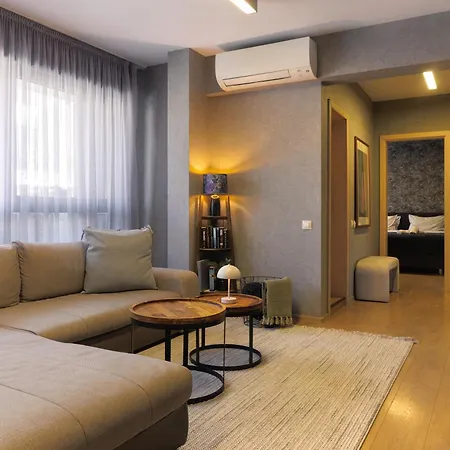 Center With Parking Apartment