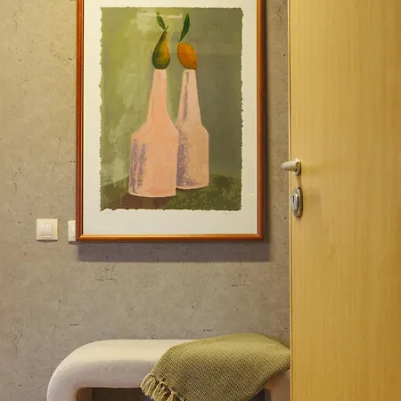 Center With Parking Apartment *