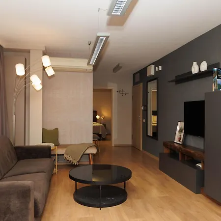 Center With Parking Apartment