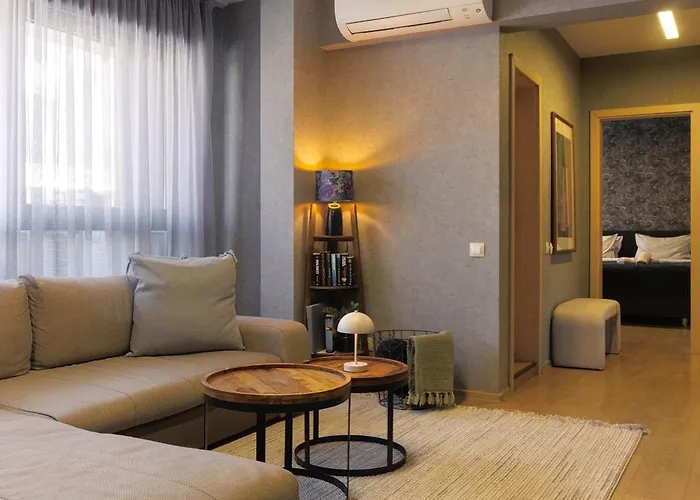 Center With Parking Apartman