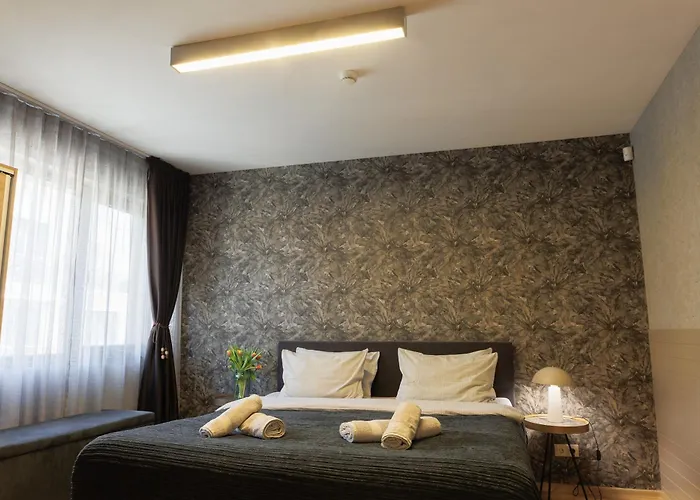 Center With Parking Apartman